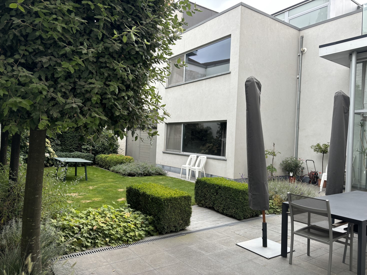 TH_403, GENT - Bemeubeld luxe-appartement met tuin en garagebox